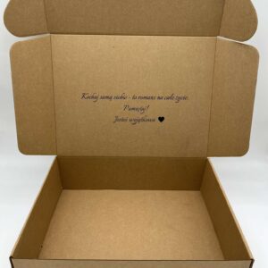 obrazek pudełka z napisem